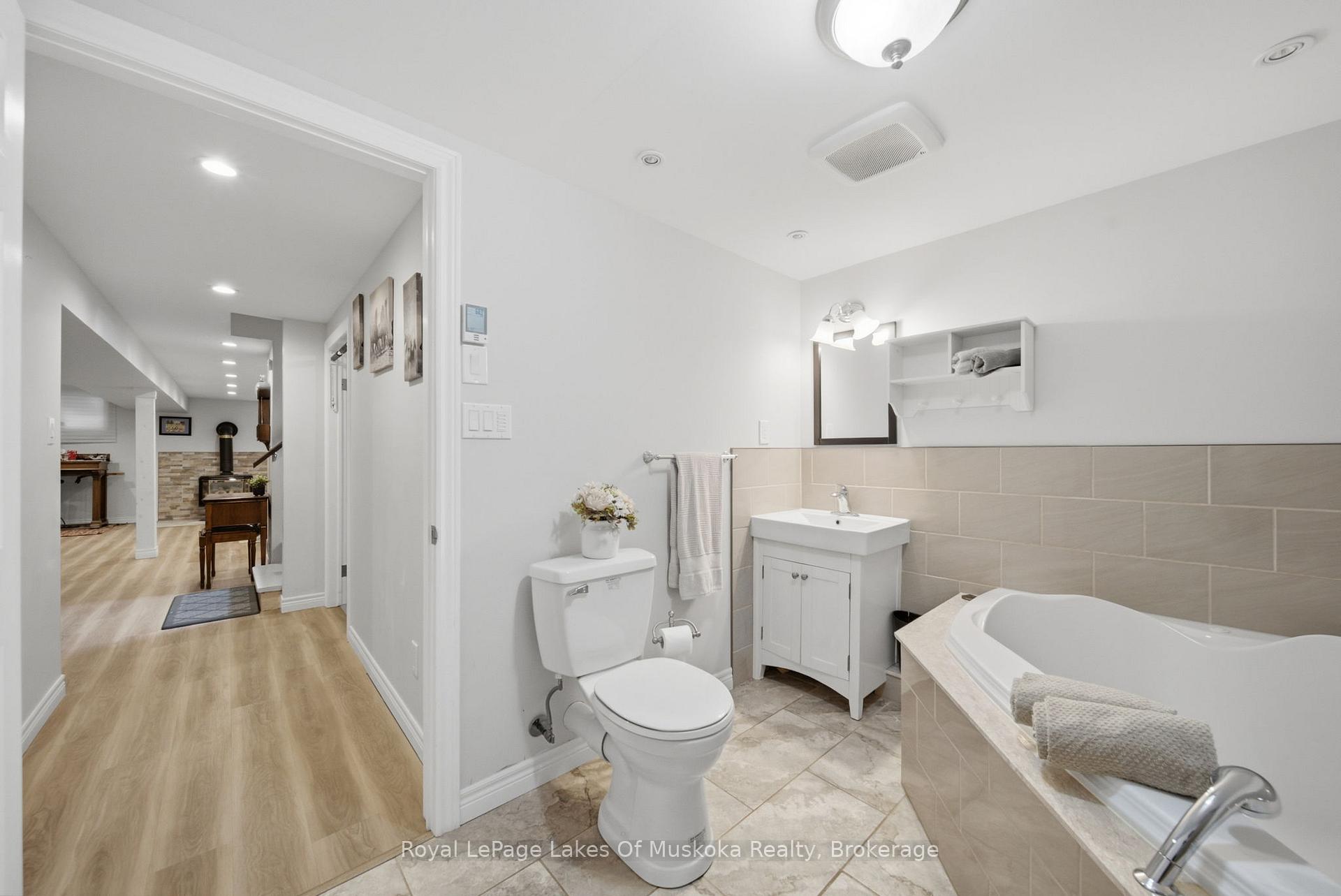 Photo 31 of 2049 Marchmont Road, Severn, Marchmont — HOMEH