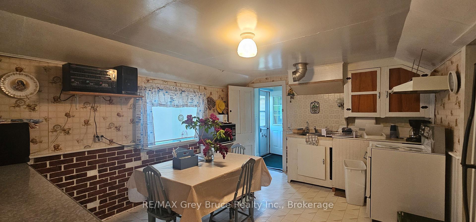 Photo 14 of 19 Mill Street, Northern Bruce Peninsula — HOMEH