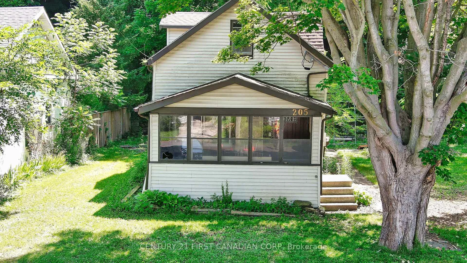 Photo 13 of 205 Orchard Street, Central Elgin, Port Stanley — HOMEH