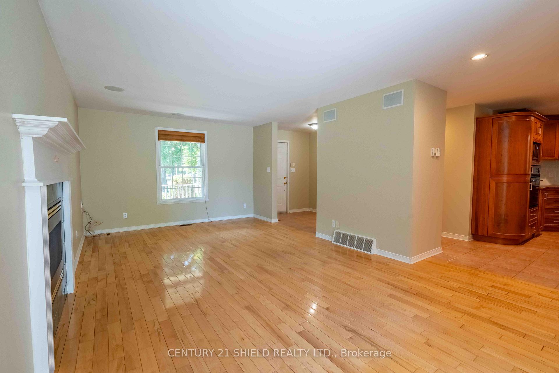 Photo 3 of 315 Eleventh Street E, Cornwall — HOMEH