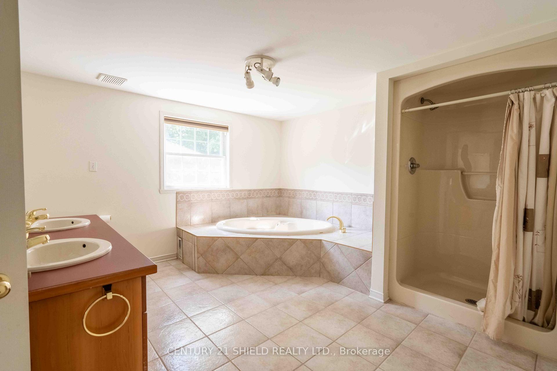 Photo 16 of 315 Eleventh Street E, Cornwall — HOMEH