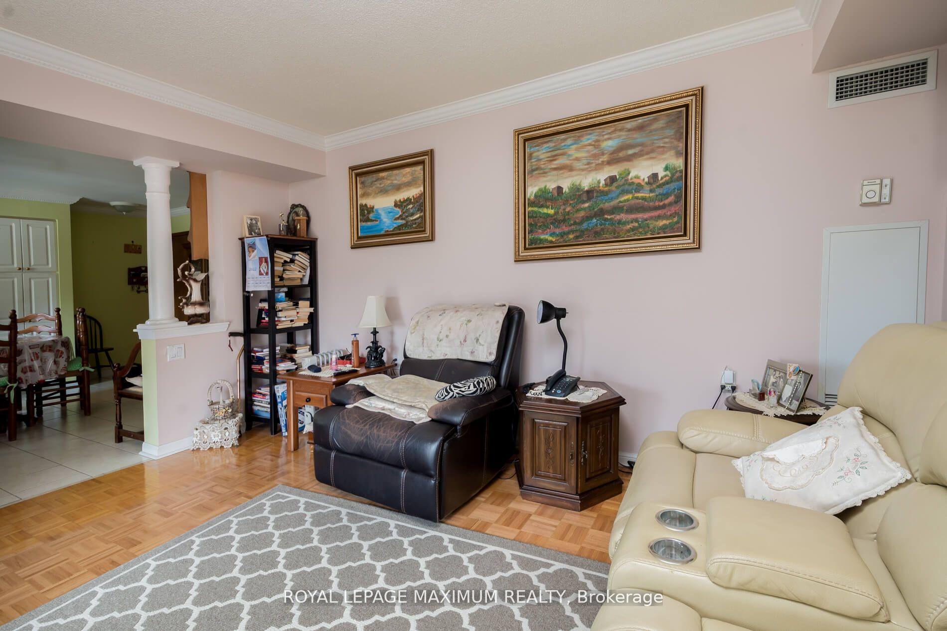 Photo 12 of Unit 408, 2506 Rutherford Road, Vaughan, Maple — HOMEH