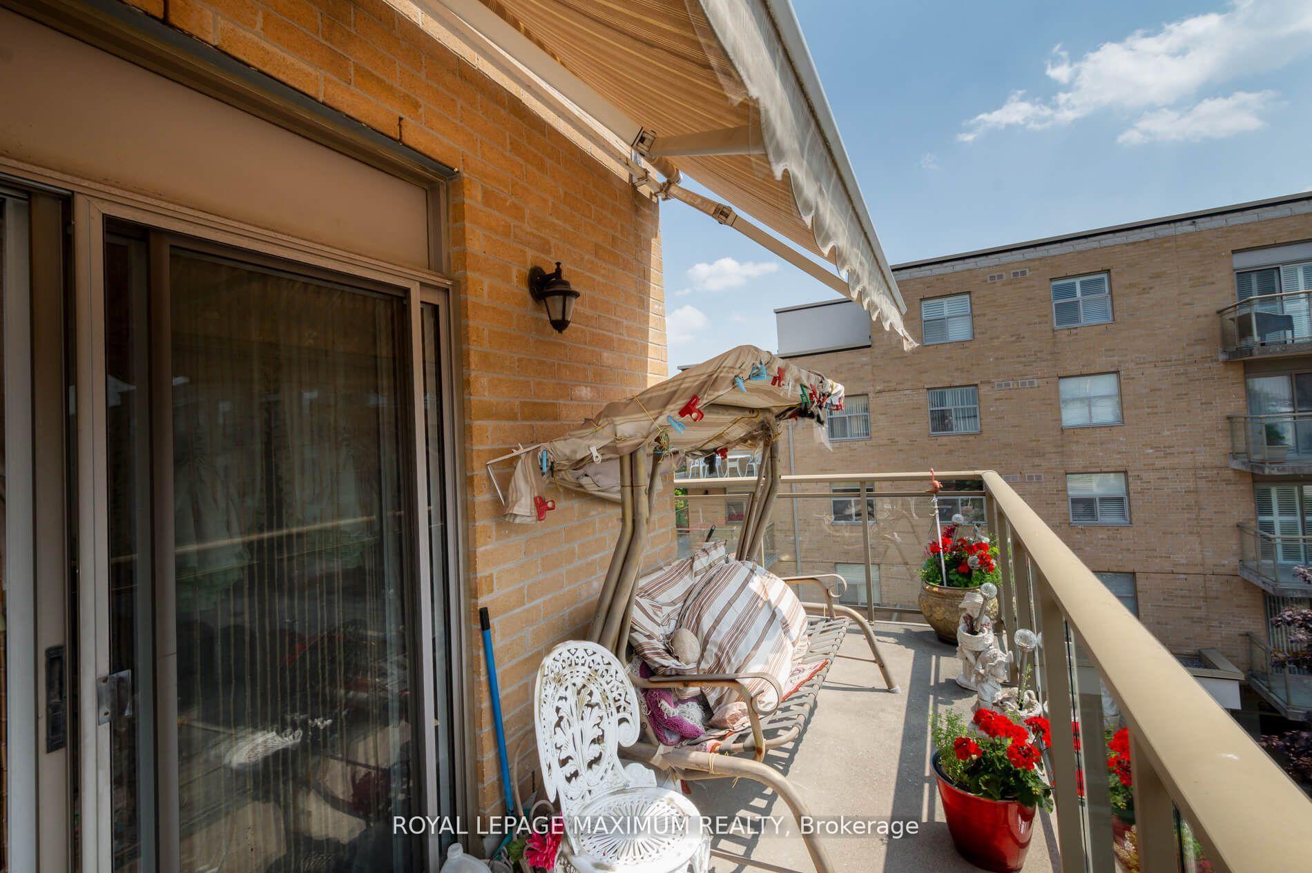 Photo 21 of Unit 408, 2506 Rutherford Road, Vaughan, Maple — HOMEH