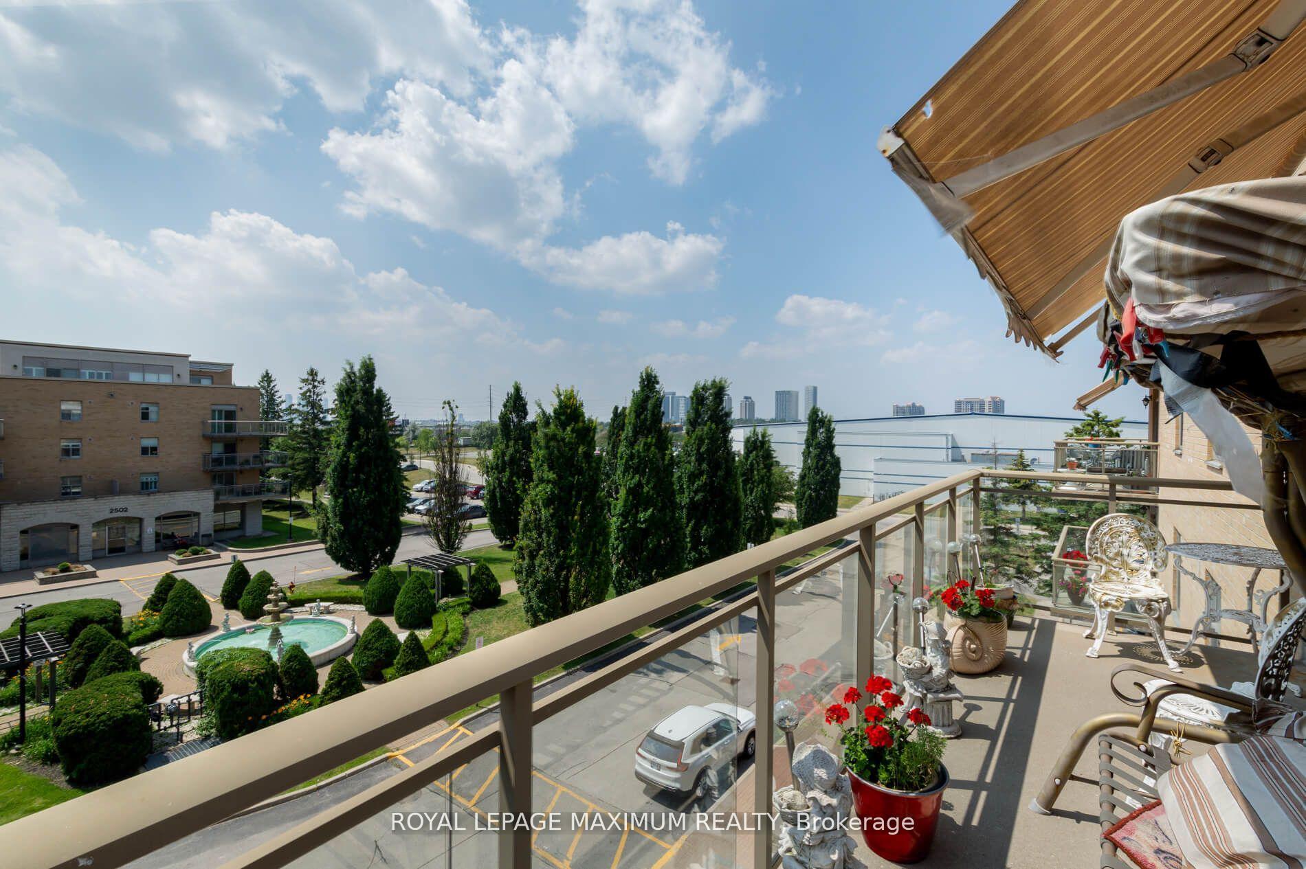 Photo 22 of Unit 408, 2506 Rutherford Road, Vaughan, Maple — HOMEH