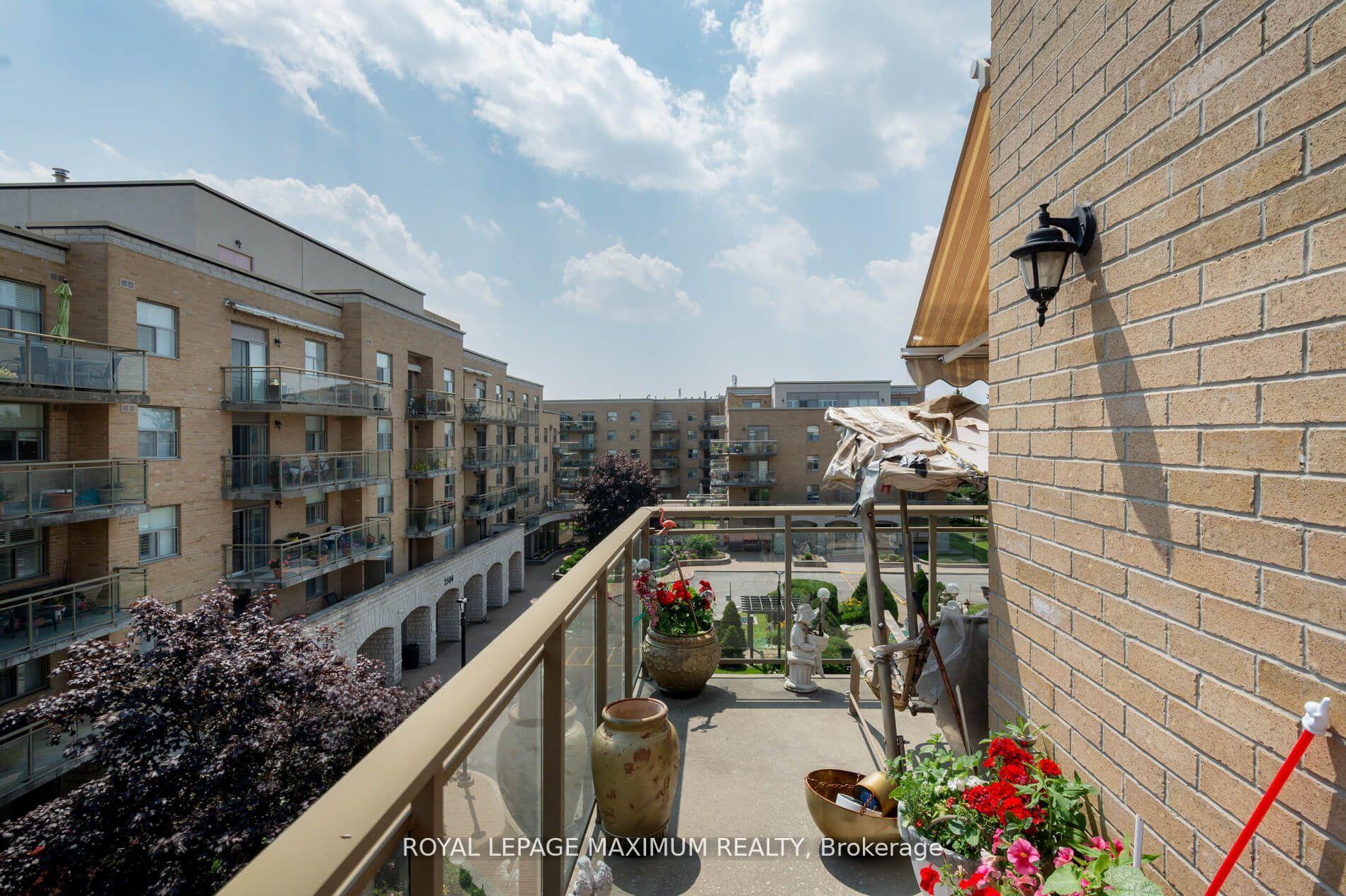 Photo 23 of Unit 408, 2506 Rutherford Road, Vaughan, Maple — HOMEH