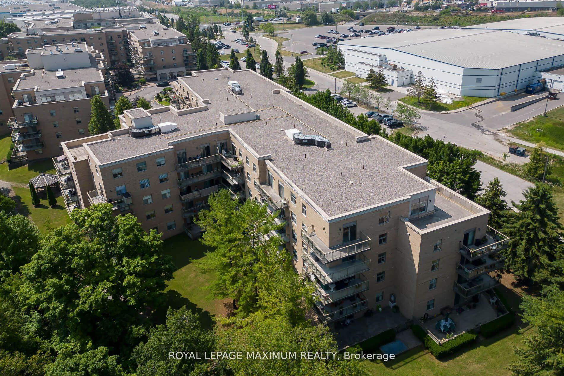 Photo 32 of Unit 408, 2506 Rutherford Road, Vaughan, Maple — HOMEH