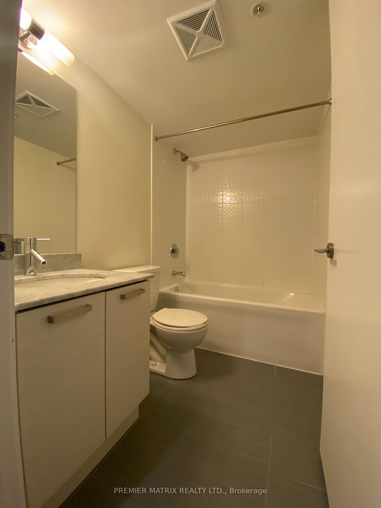 Photo 4 of Unit 1016, 68 Abell Street, Toronto, Little Portugal — HOMEH