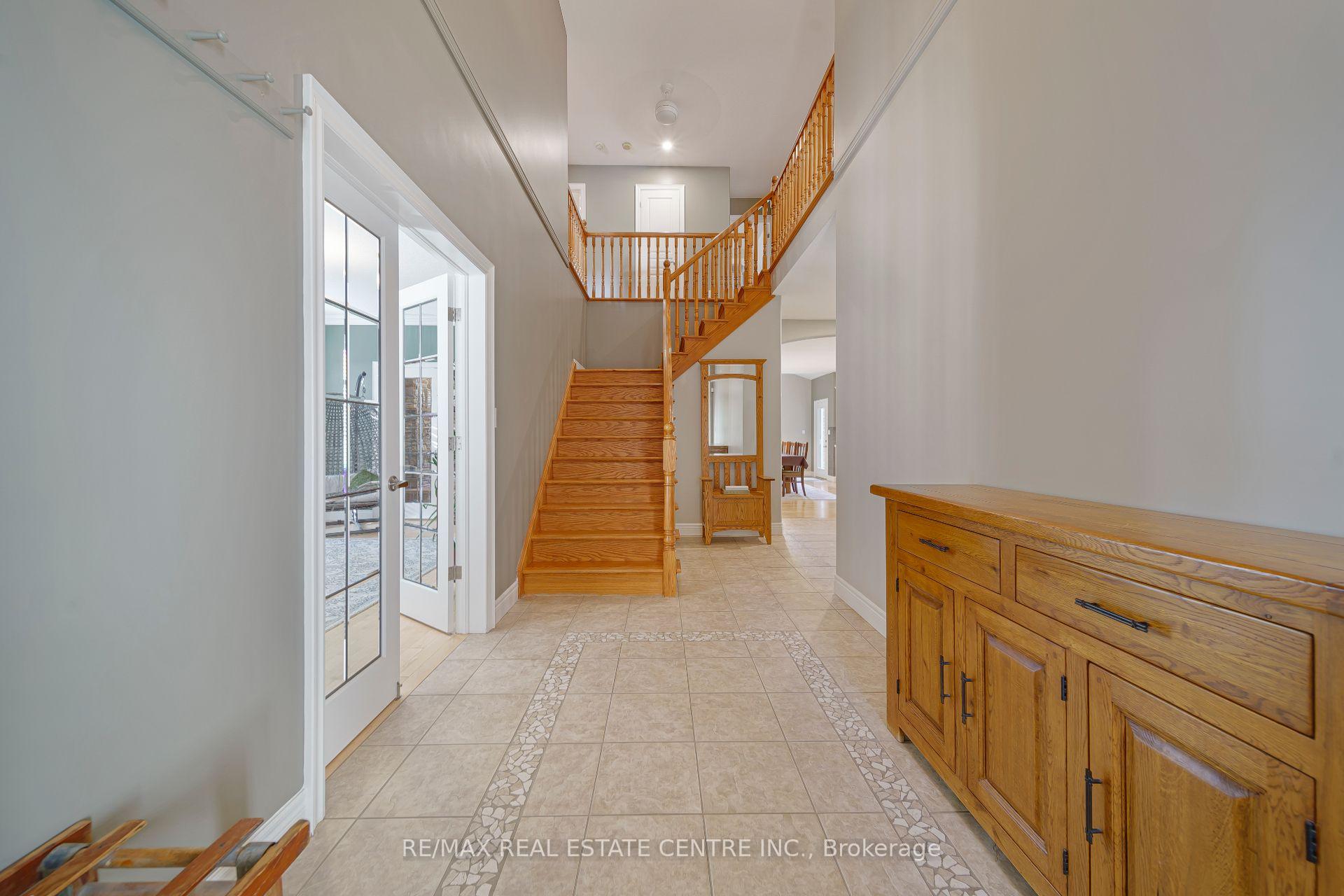 Photo 5 of 112 Dirksen Court, Kitchener, Pioneer Tower West — HOMEH