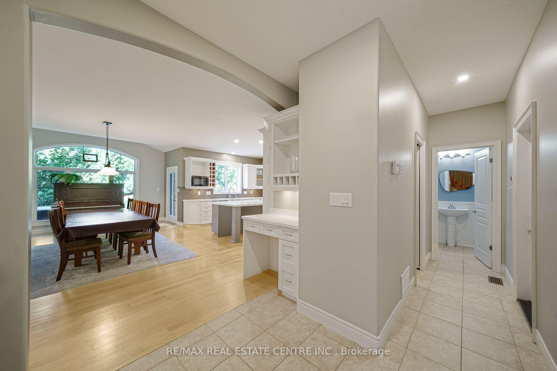Photo 7 of 112 Dirksen Court, Kitchener, Pioneer Tower West — HOMEH