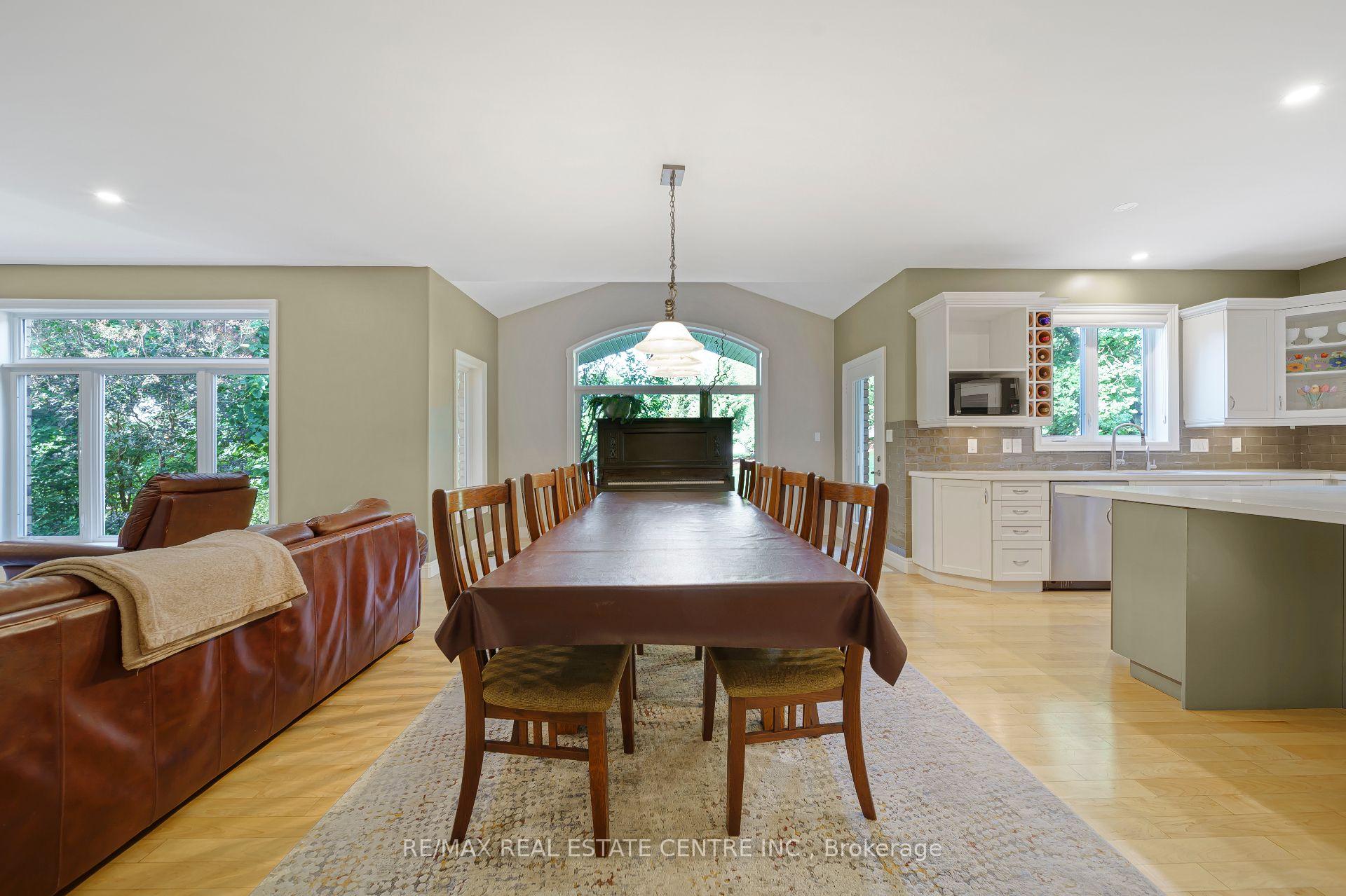Photo 13 of 112 Dirksen Court, Kitchener, Pioneer Tower West — HOMEH
