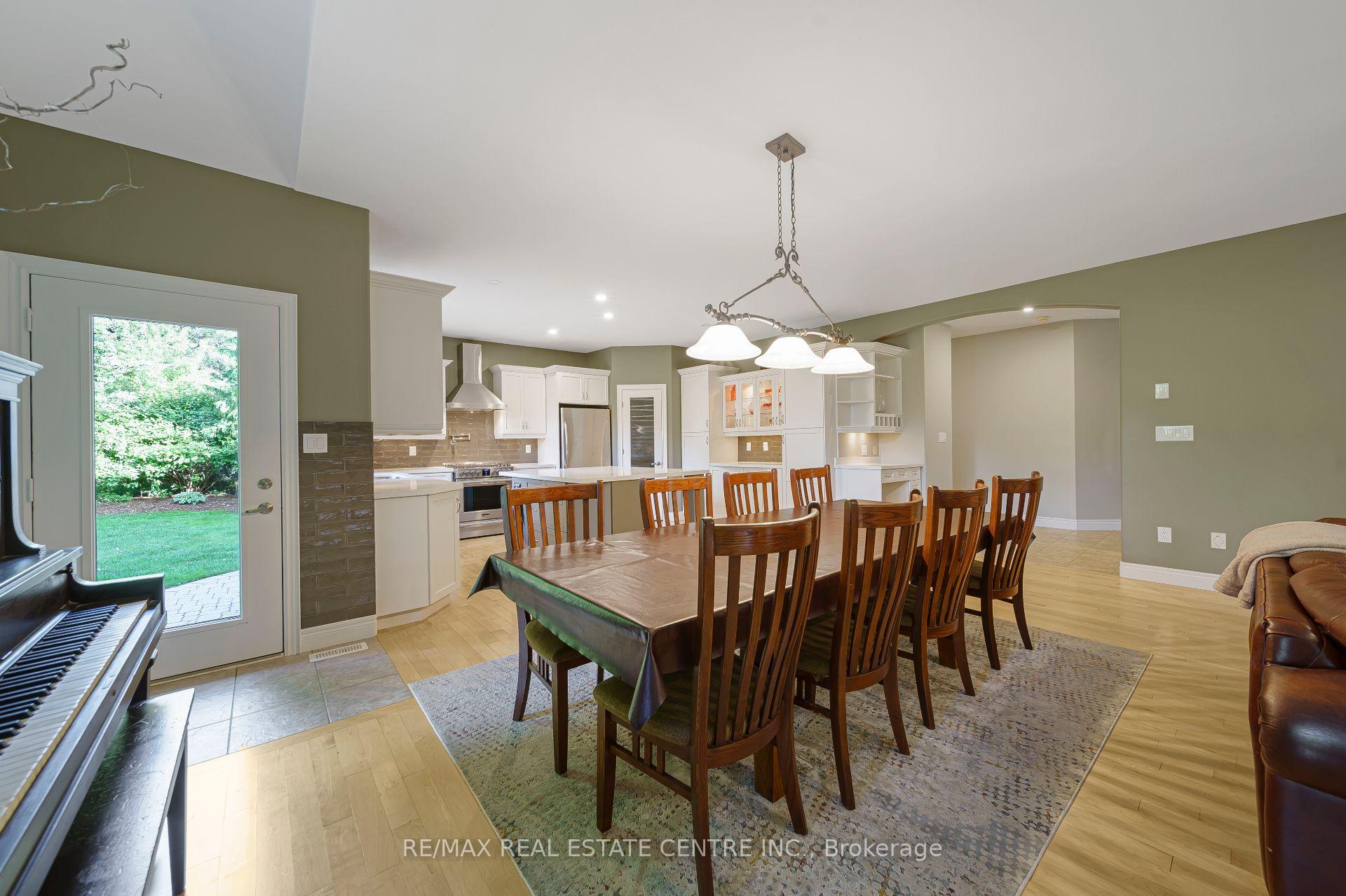 Photo 14 of 112 Dirksen Court, Kitchener, Pioneer Tower West — HOMEH