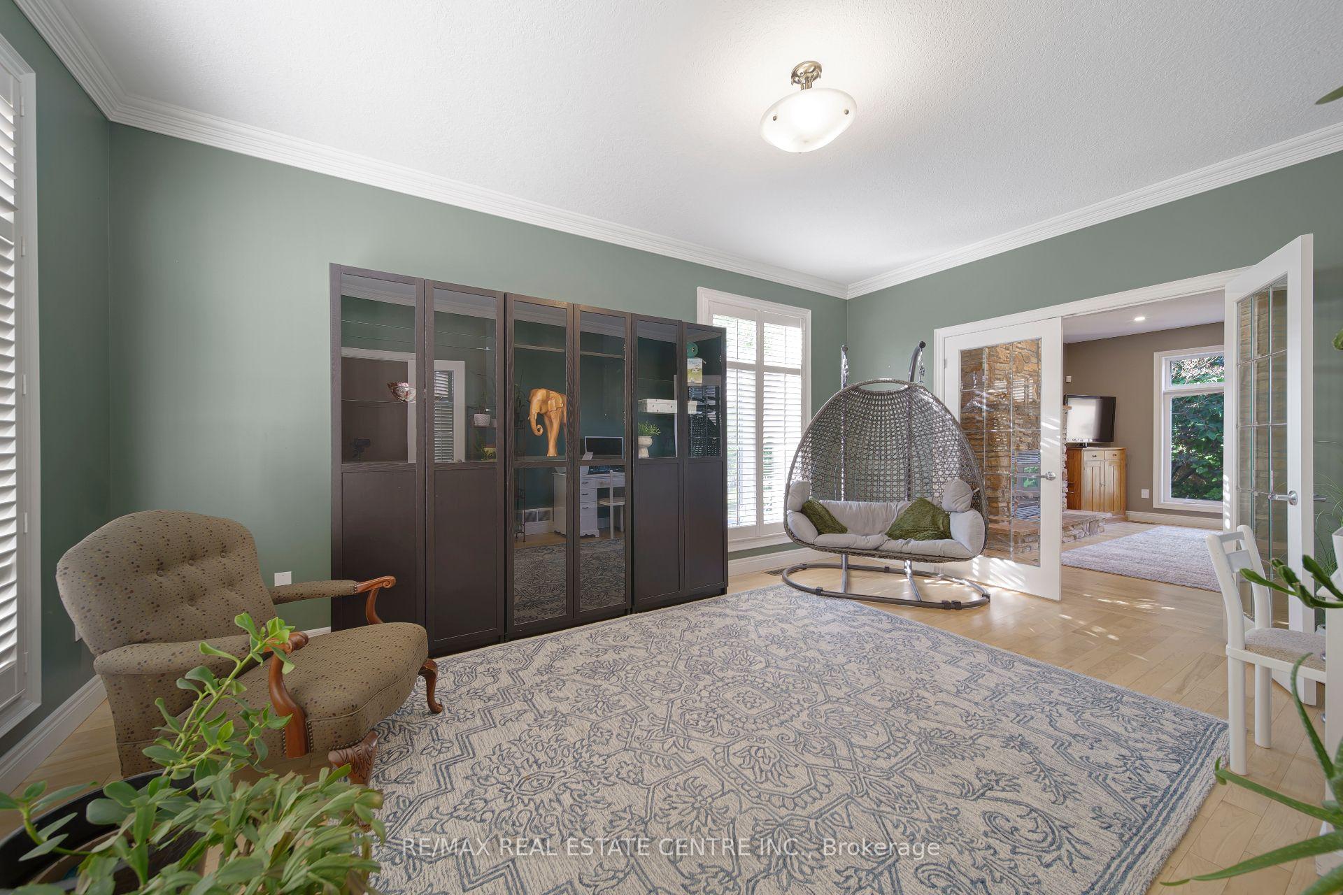 Photo 18 of 112 Dirksen Court, Kitchener, Pioneer Tower West — HOMEH