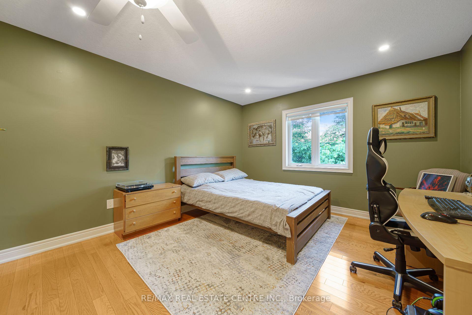 Photo 28 of 112 Dirksen Court, Kitchener, Pioneer Tower West — HOMEH