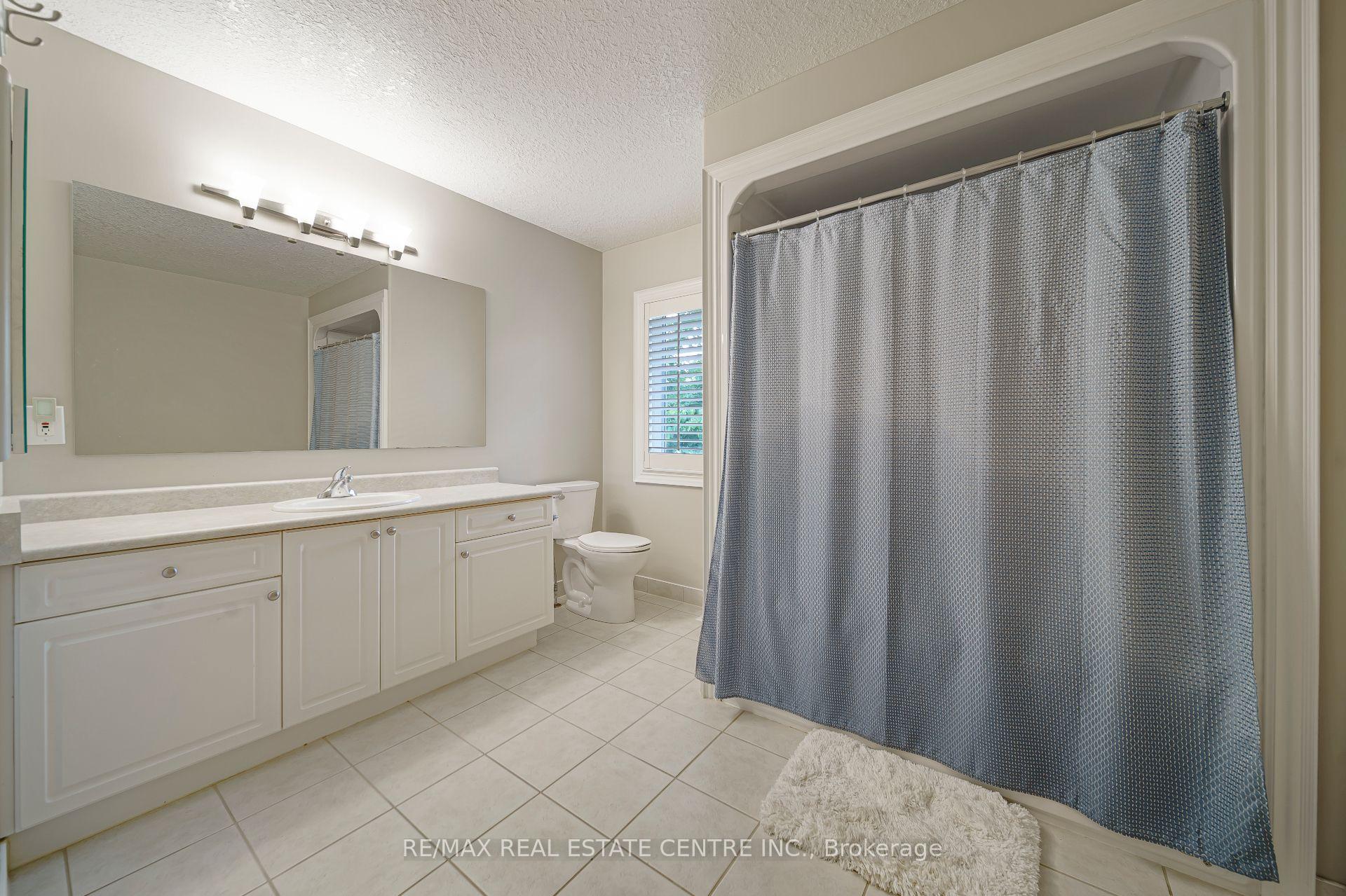 Photo 32 of 112 Dirksen Court, Kitchener, Pioneer Tower West — HOMEH