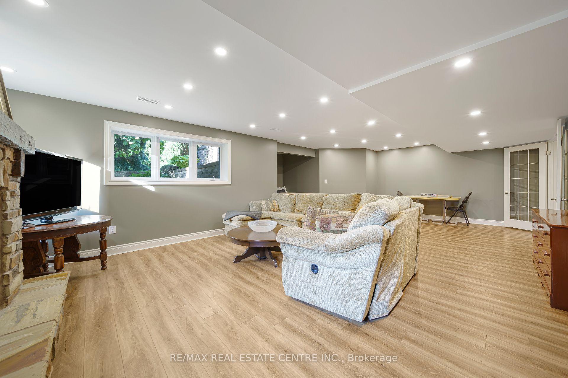 Photo 35 of 112 Dirksen Court, Kitchener, Pioneer Tower West — HOMEH