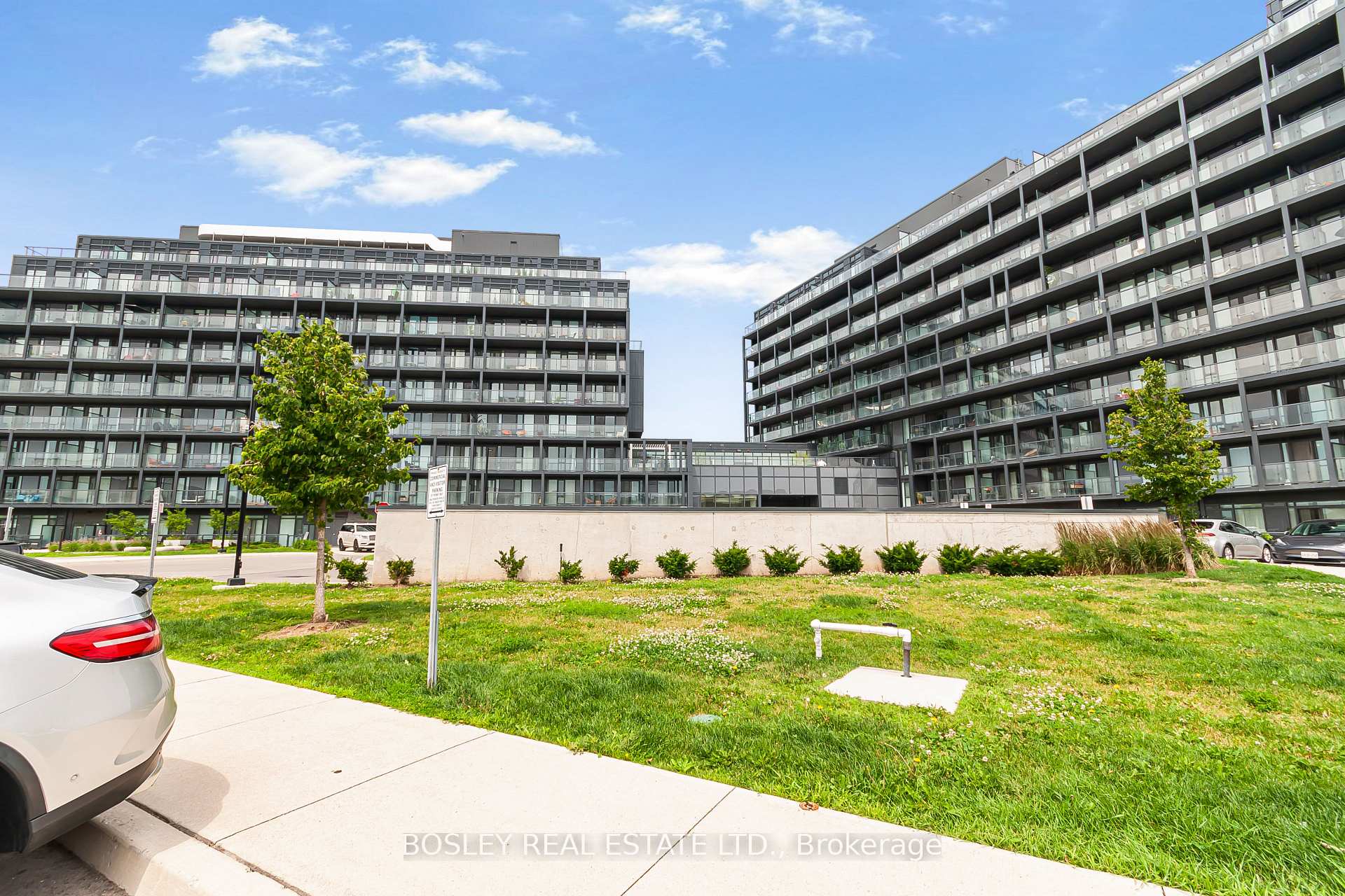 Photo 1 of Unit B - 315, 3200 Dakota Common, Burlington, Alton — HOMEH
