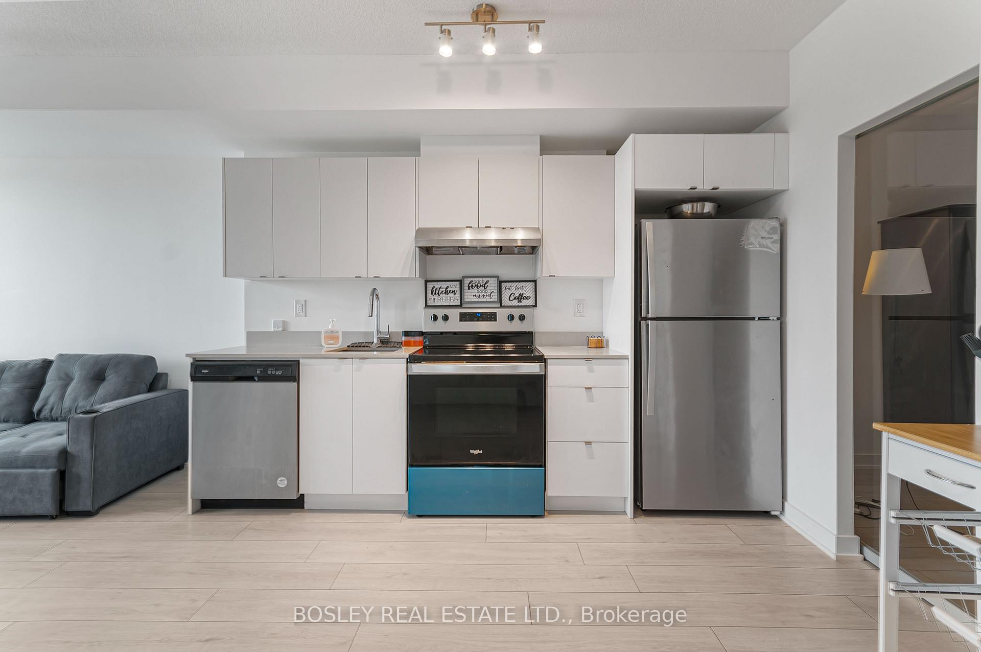Photo 3 of Unit B - 315, 3200 Dakota Common, Burlington, Alton — HOMEH
