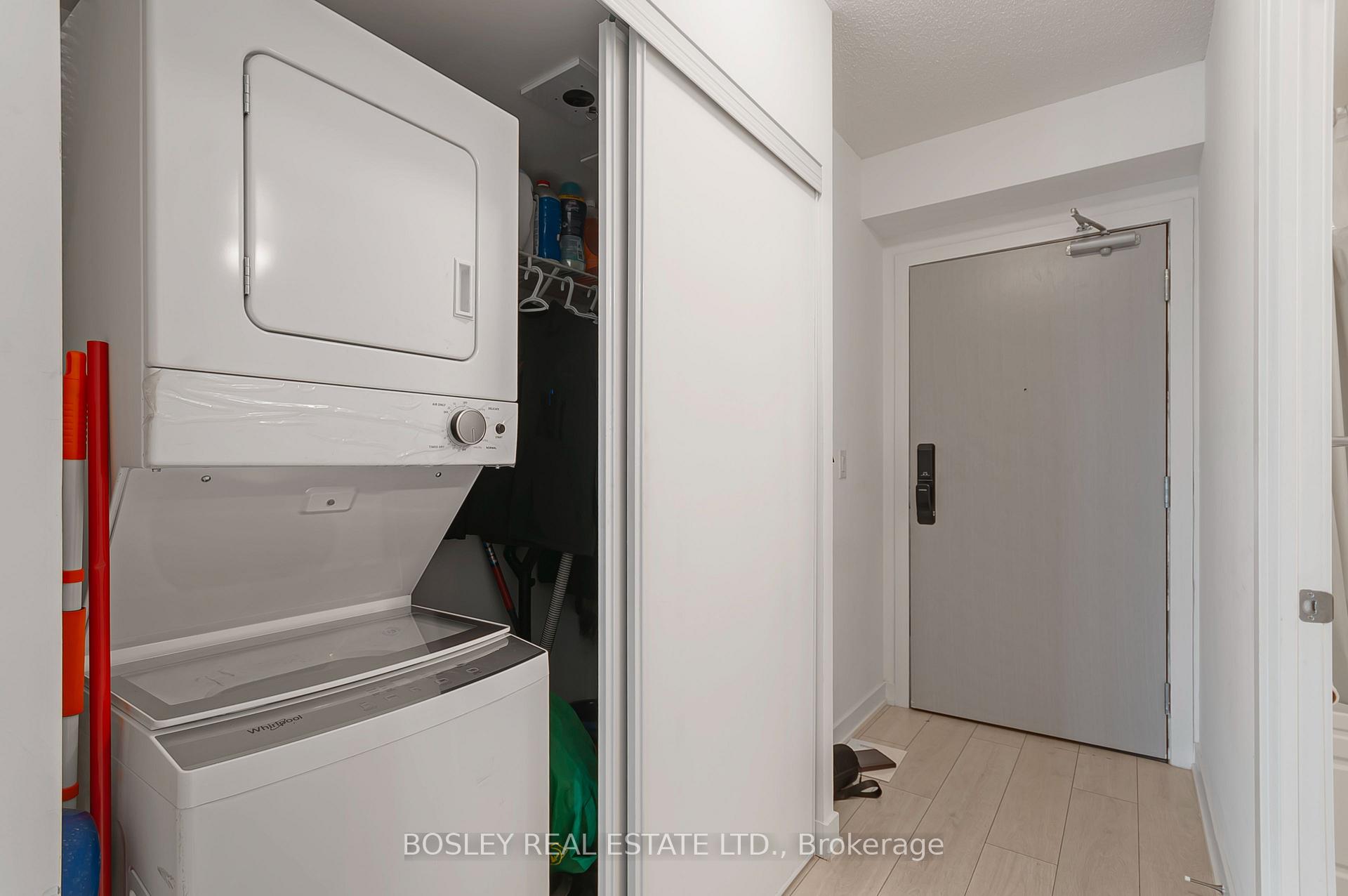 Photo 9 of Unit B - 315, 3200 Dakota Common, Burlington, Alton — HOMEH
