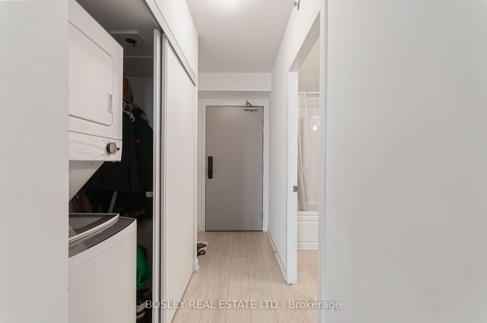 Photo 10 of Unit B - 315, 3200 Dakota Common, Burlington, Alton — HOMEH