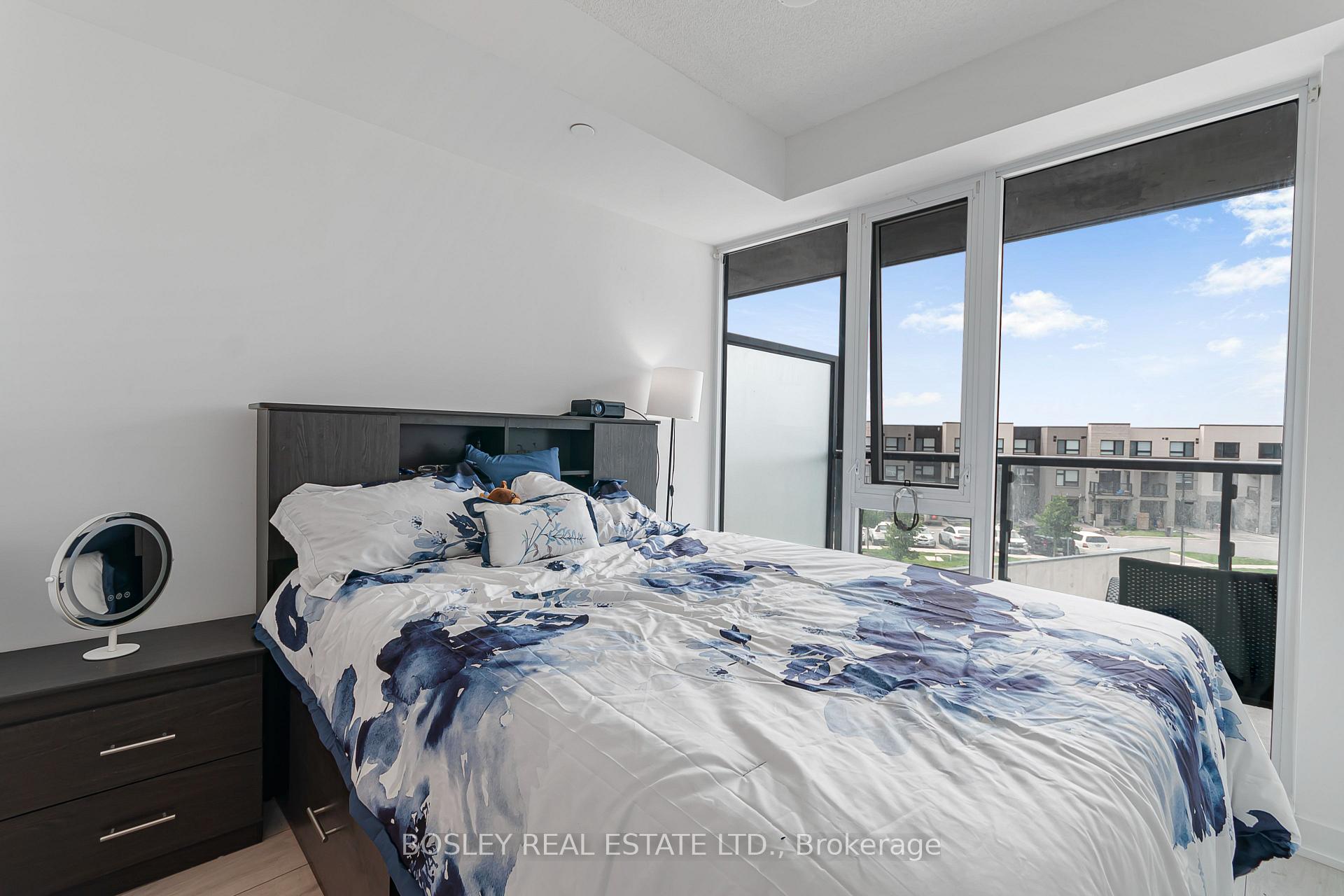 Photo 12 of Unit B - 315, 3200 Dakota Common, Burlington, Alton — HOMEH
