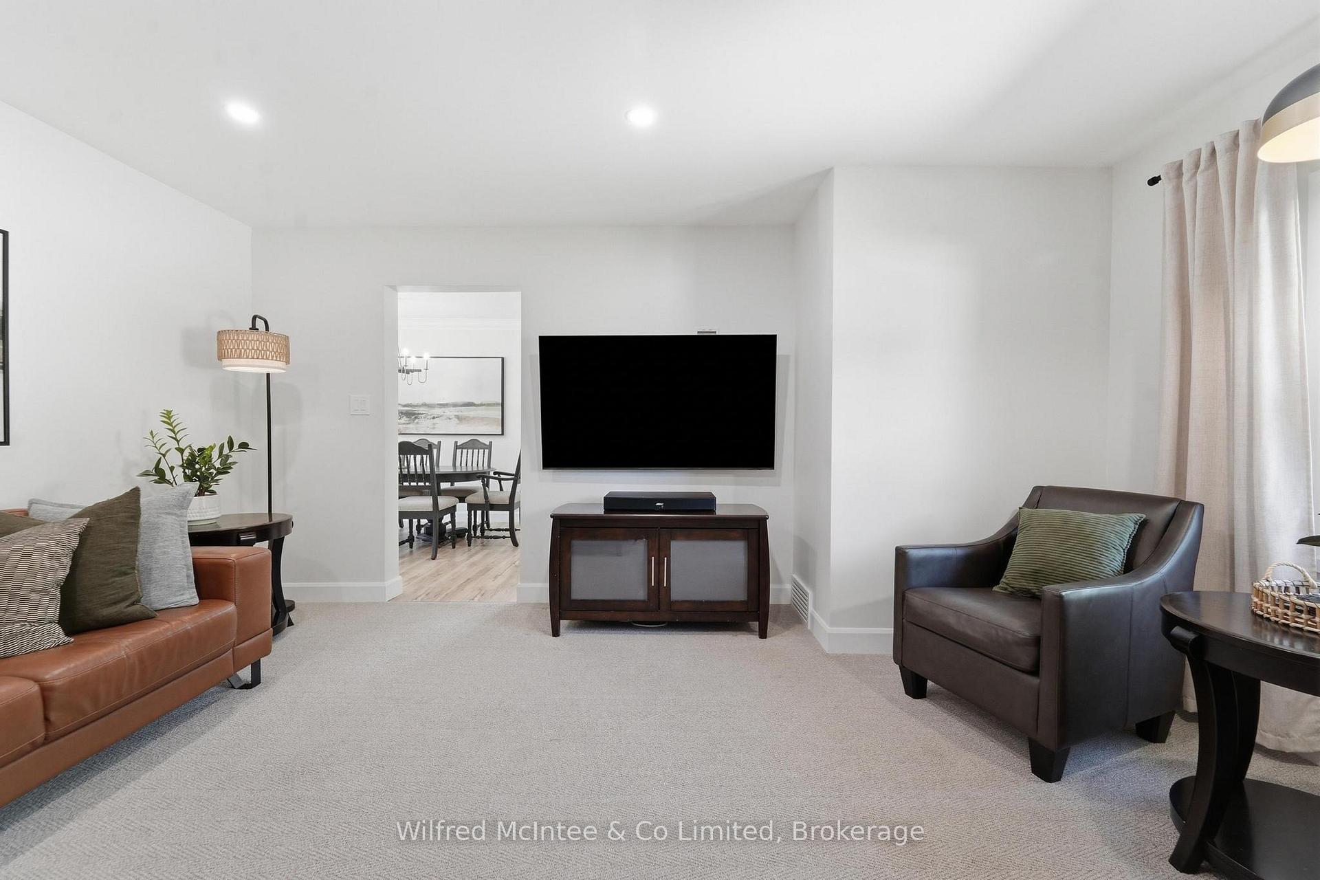 Photo 8 of 206 Thomas Street, Brockton — HOMEH