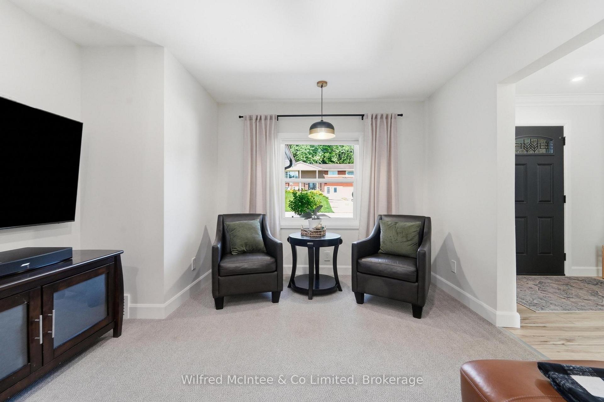 Photo 10 of 206 Thomas Street, Brockton — HOMEH