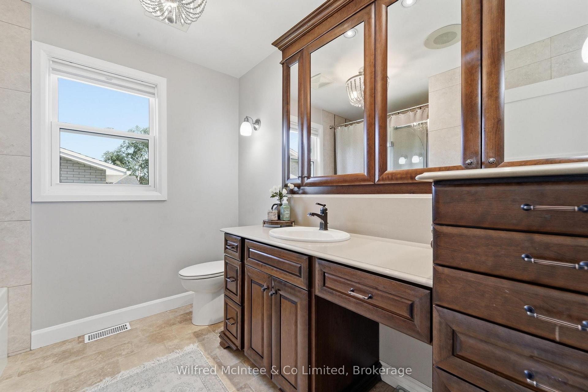 Photo 21 of 206 Thomas Street, Brockton — HOMEH