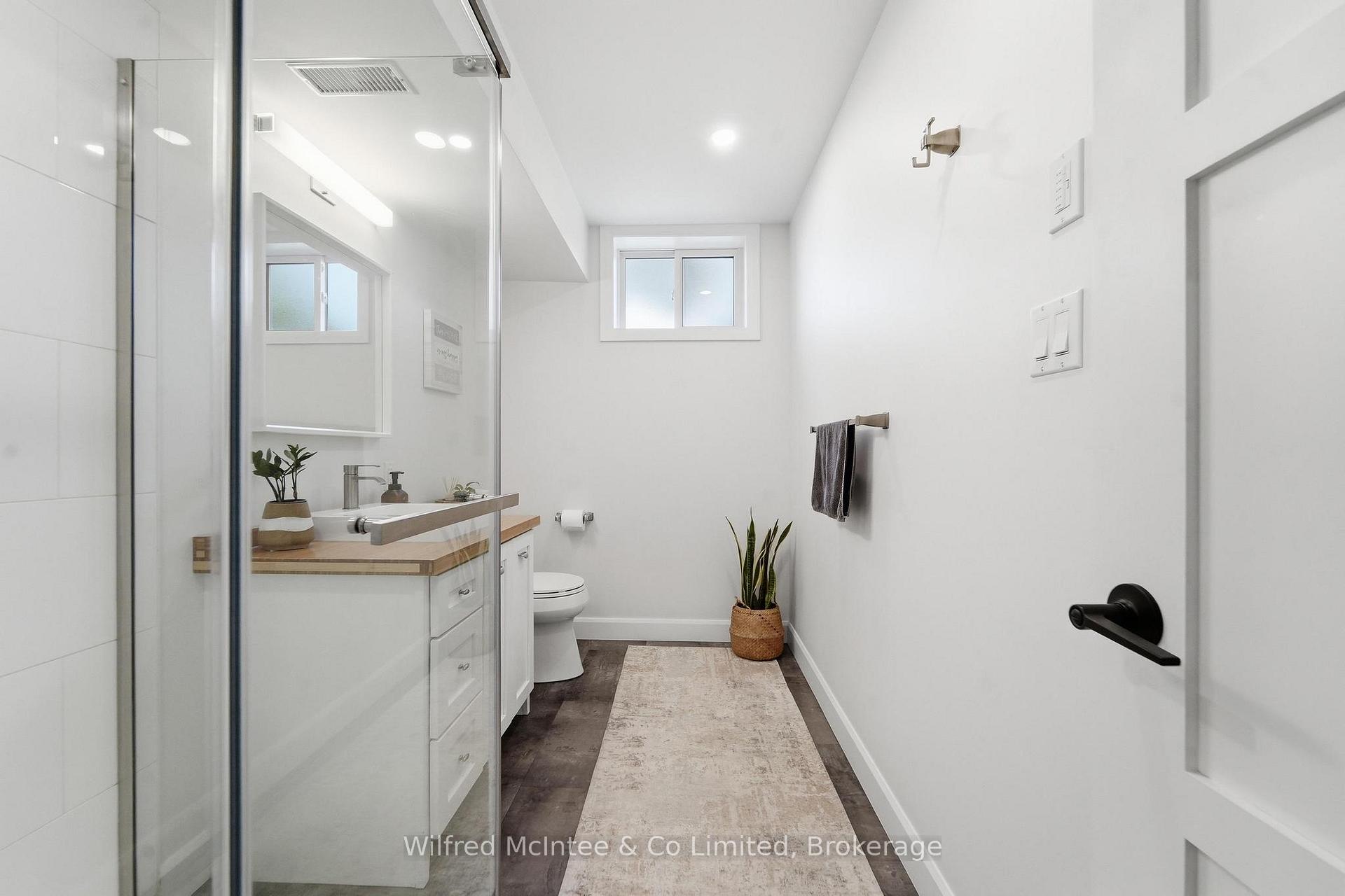 Photo 37 of 206 Thomas Street, Brockton — HOMEH
