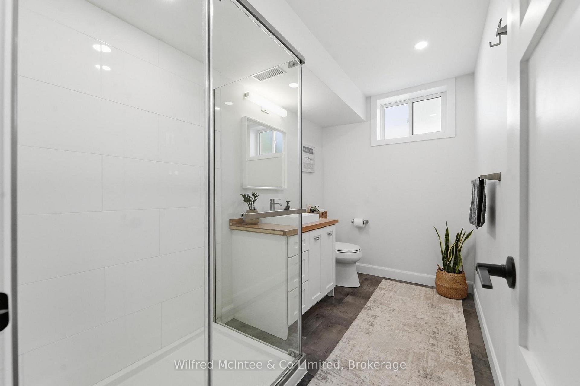 Photo 38 of 206 Thomas Street, Brockton — HOMEH