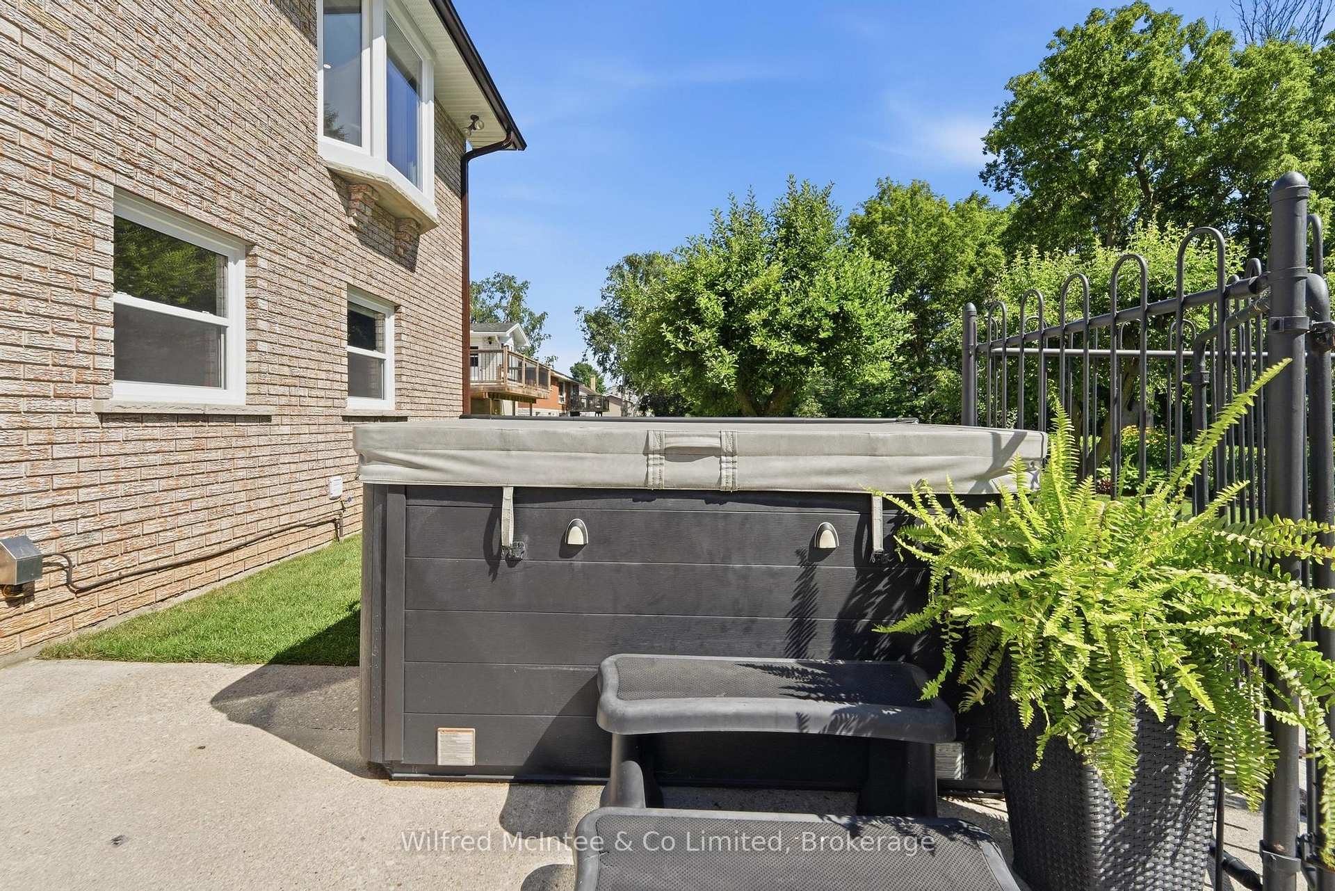 Photo 42 of 206 Thomas Street, Brockton — HOMEH