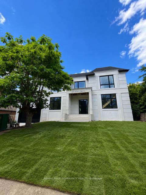 Photo of 483 Selsey Drive