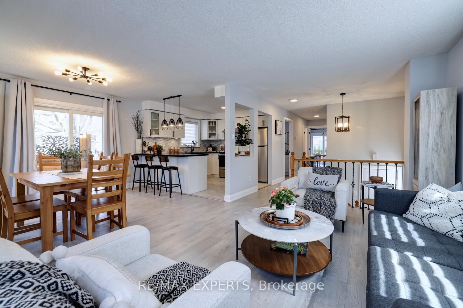 Photo 4 of 72 Donald Crescent, Wasaga Beach — HOMEH