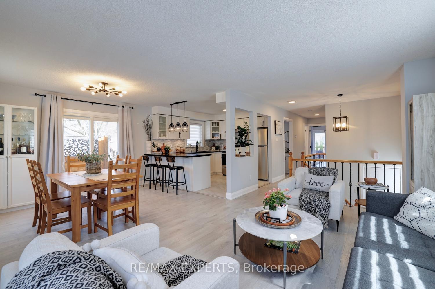 Photo 6 of 72 Donald Crescent, Wasaga Beach — HOMEH
