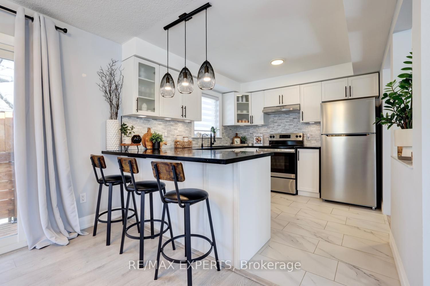 Photo 12 of 72 Donald Crescent, Wasaga Beach — HOMEH