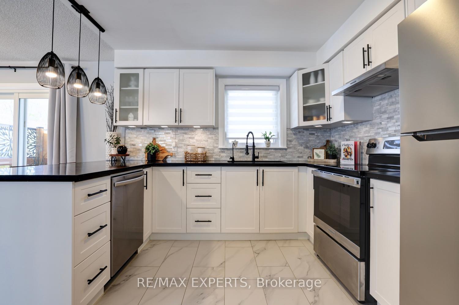 Photo 15 of 72 Donald Crescent, Wasaga Beach — HOMEH