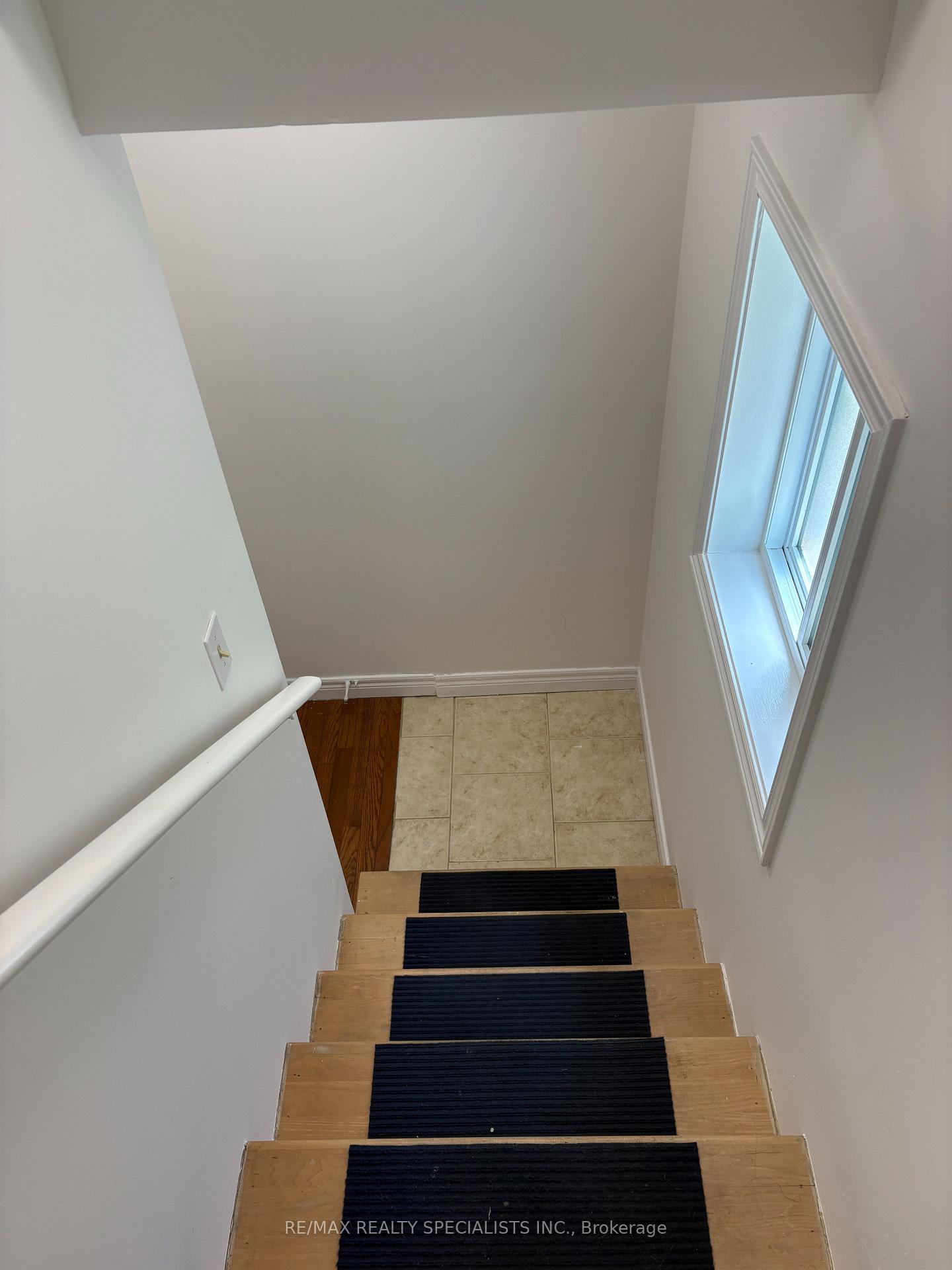 Photo 2 of Unit BSMT, 48 Londonderry Drive, Hamilton, Meadowlands — HOMEH