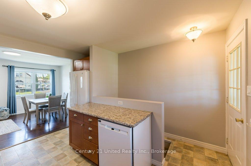 Photo 9 of 470 O'connell Road, Peterborough, Otonabee Ward 1 — HOMEH