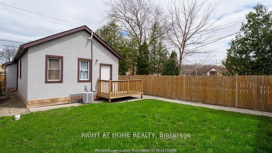 Photo 2 of 762 Aylmer Avenue E, Windsor, Downtown Windsor — HOMEH