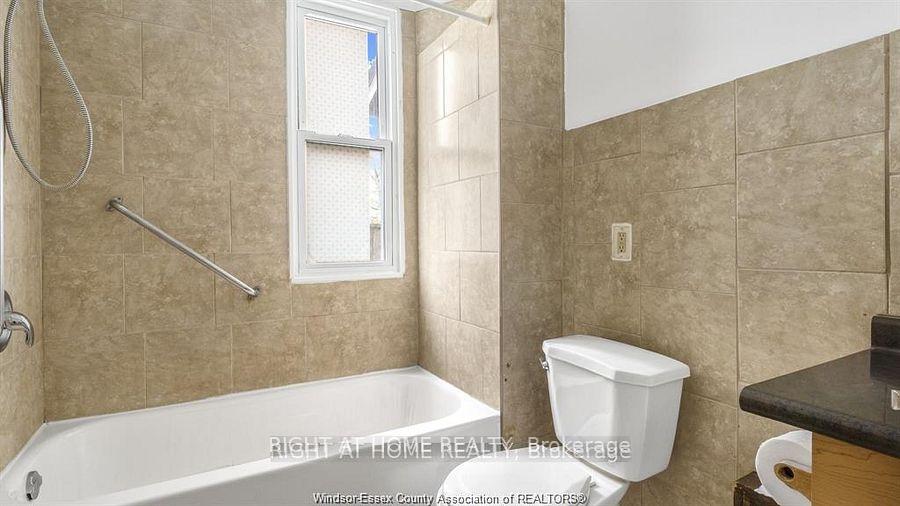 Photo 11 of 762 Aylmer Avenue E, Windsor, Downtown Windsor — HOMEH