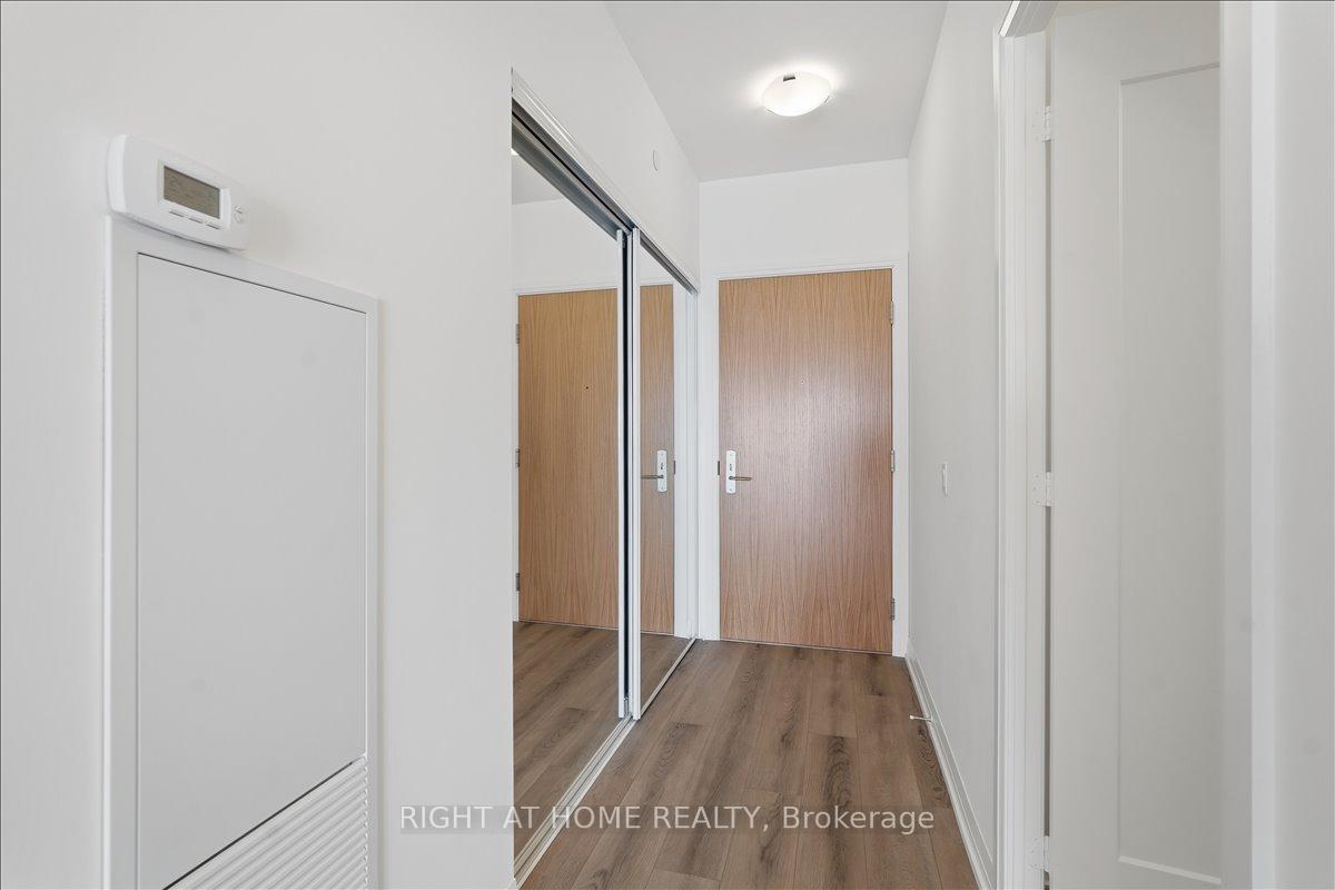 Photo 9 of Unit 910, 8960 Jane Street, Vaughan, Vellore Village — HOMEH