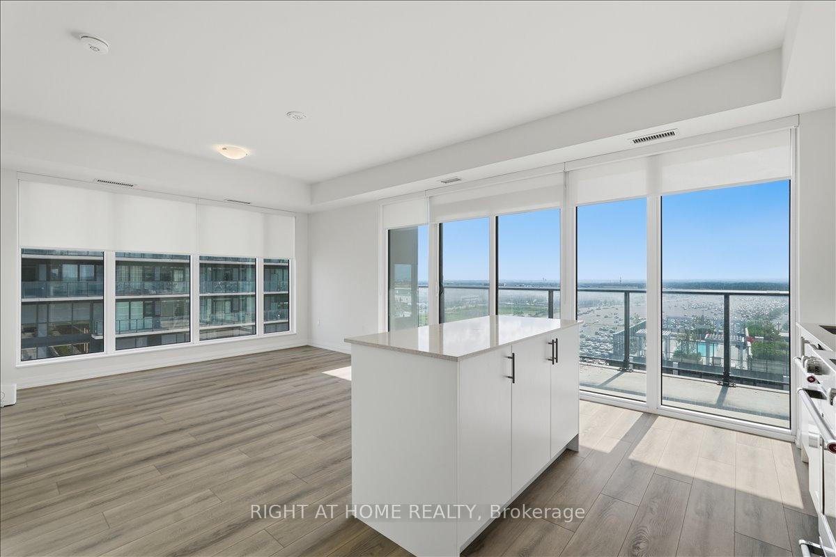 Photo 10 of Unit 910, 8960 Jane Street, Vaughan, Vellore Village — HOMEH
