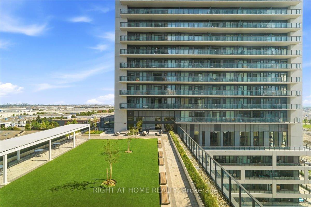 Photo 23 of Unit 910, 8960 Jane Street, Vaughan, Vellore Village — HOMEH