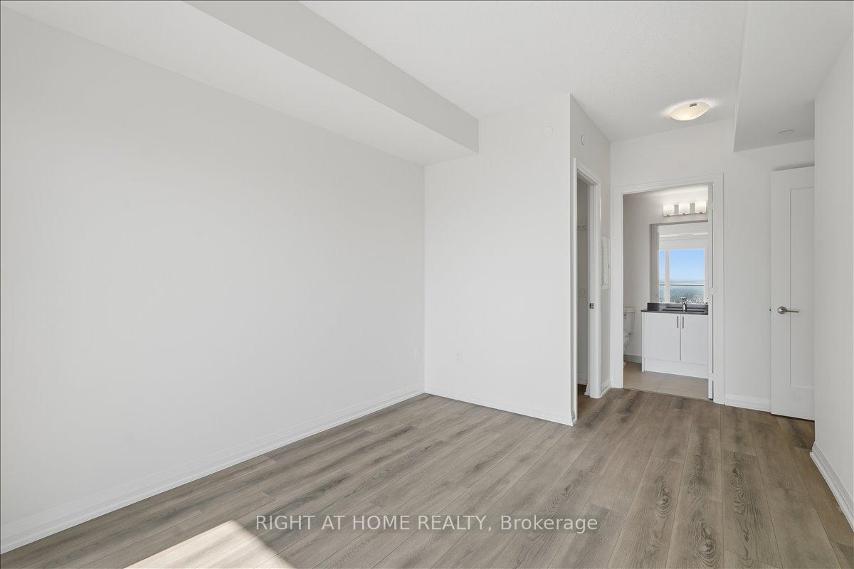Photo 27 of Unit 910, 8960 Jane Street, Vaughan, Vellore Village — HOMEH