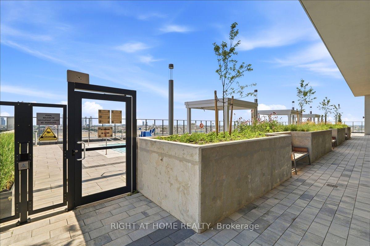 Photo 33 of Unit 910, 8960 Jane Street, Vaughan, Vellore Village — HOMEH