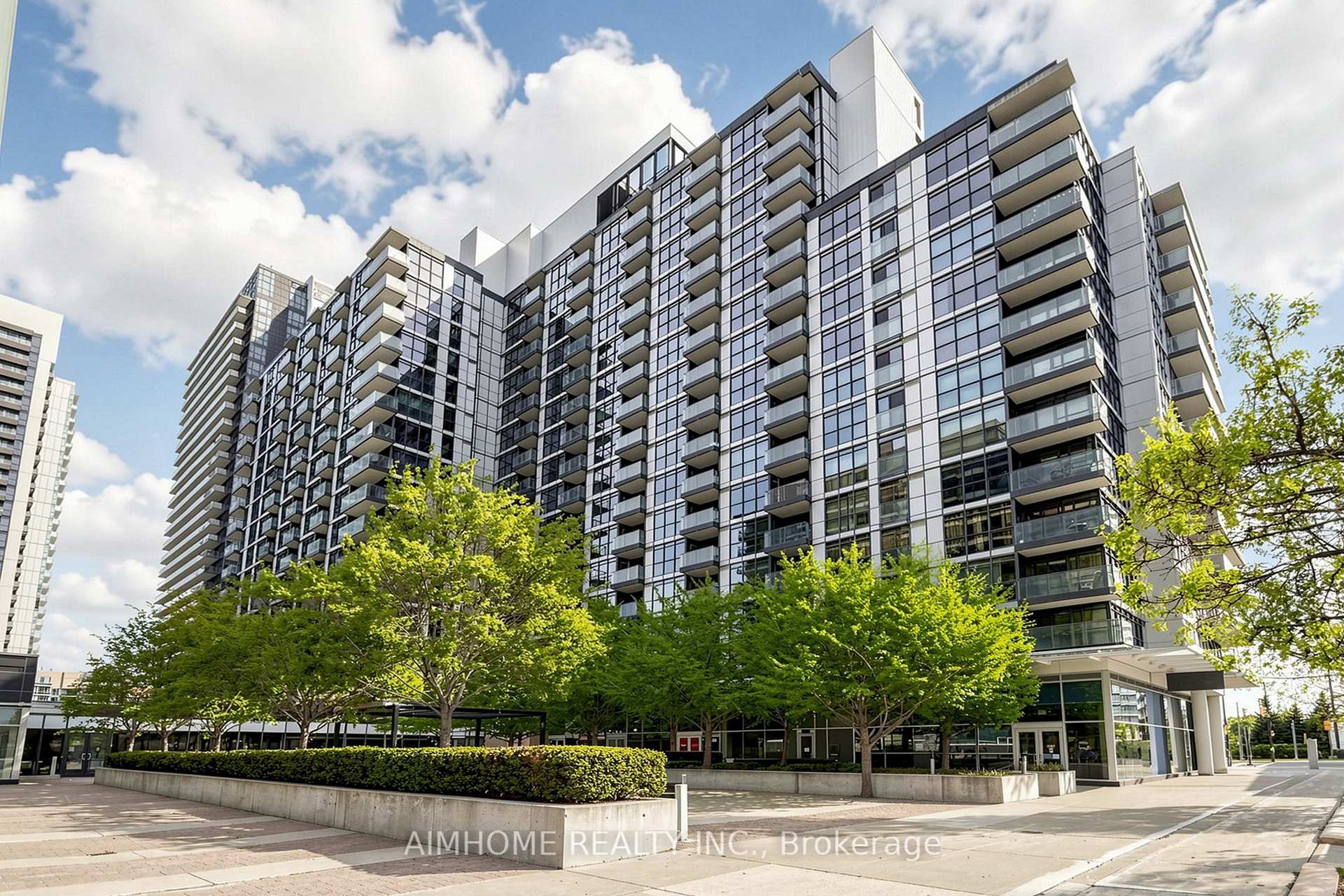 Front of Unit 921, 19 Singer Court