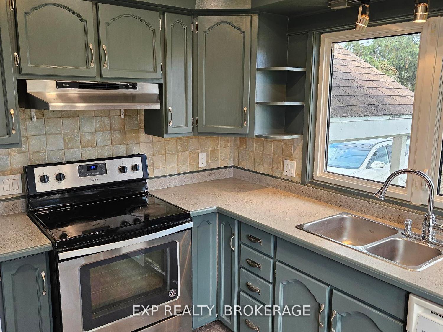 Photo 17 of 300 Herbert Street, Gananoque, Gananoque — HOMEH