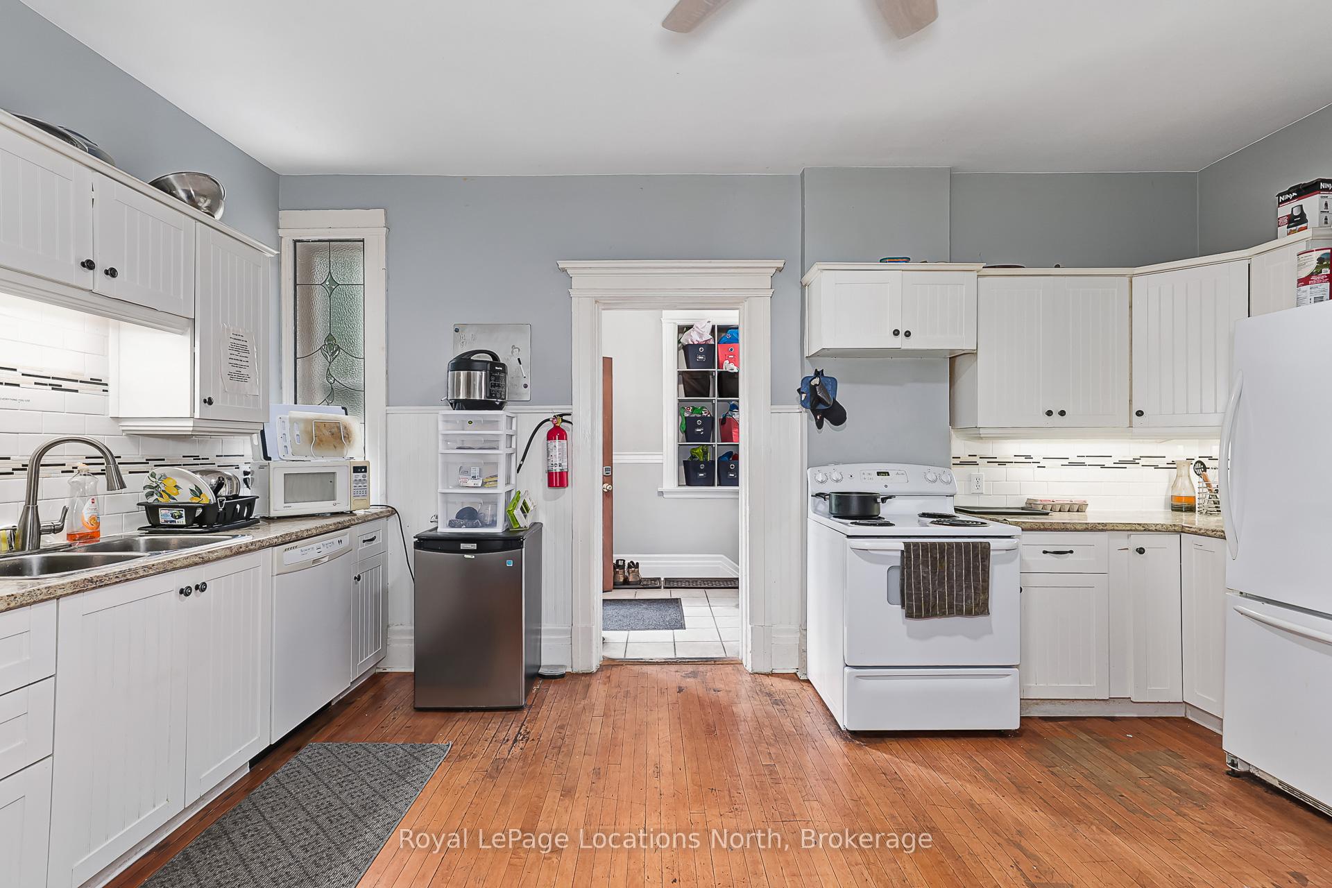 Photo 17 of 216 Cedar Street, Collingwood — HOMEH