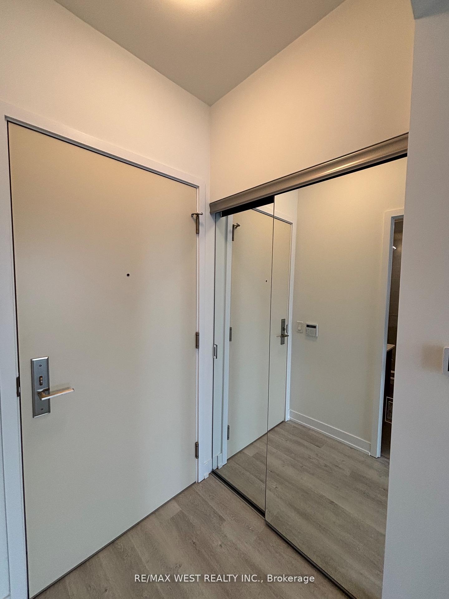 Front of Unit 303, 15 Richardson Street