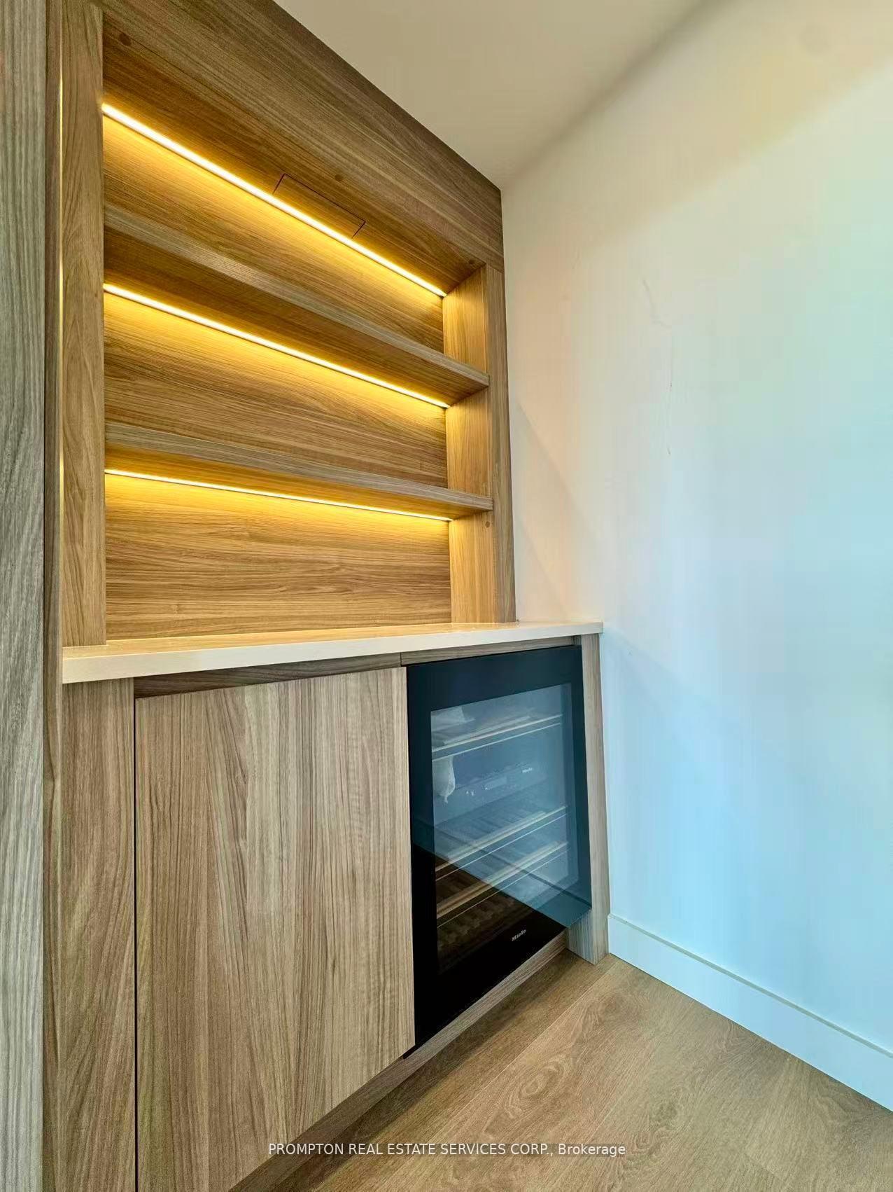 Photo 6 of Unit 2201, 68 Esther Shiner Boulevard, North York, Bayview Village — HOMEH