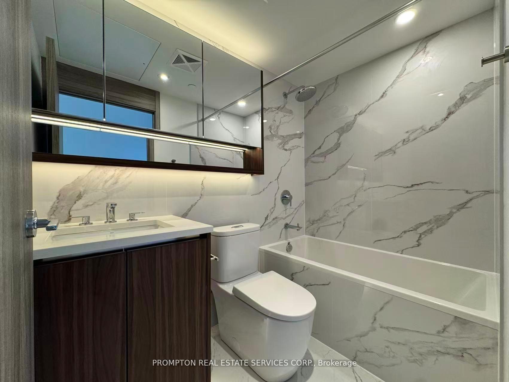 Photo 10 of Unit 2201, 68 Esther Shiner Boulevard, North York, Bayview Village — HOMEH